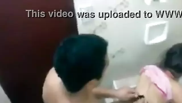 Tuvalette Türk bir hatunla seks yaparken kameraya yakalandım.